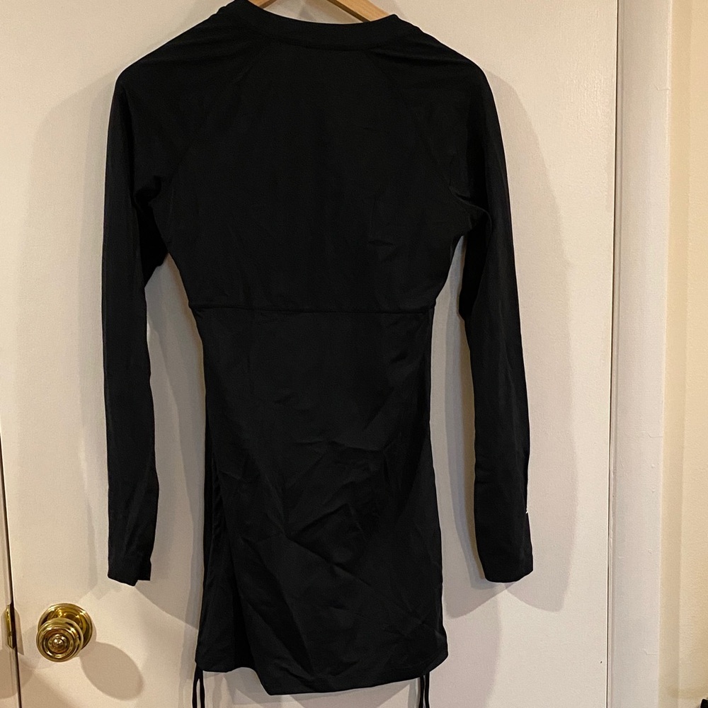 Baleaf Black Long Sleeve Swim Tunic with White Logo - Picture 4 of 4